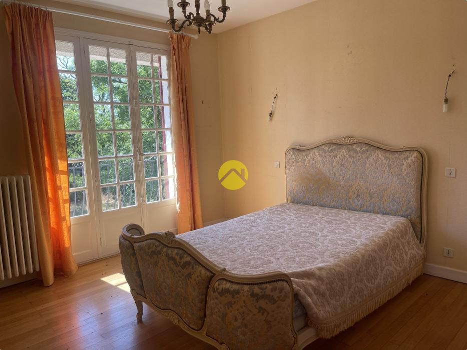 Maison 260m².7ch.Sous-sol.sur2400m²