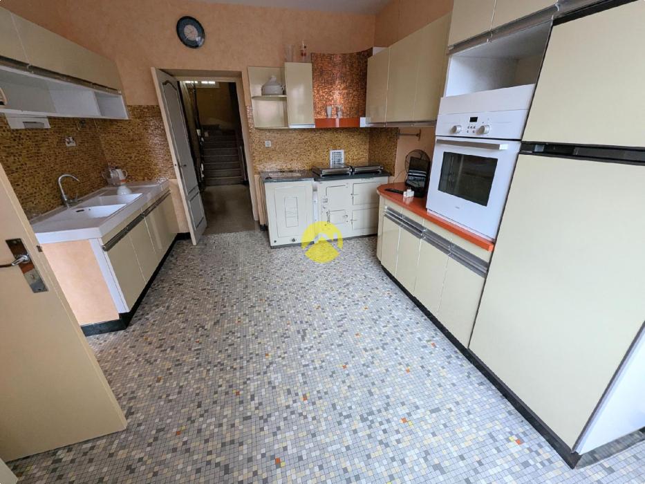 Maison 260m².7ch.Sous-sol.sur2400m²