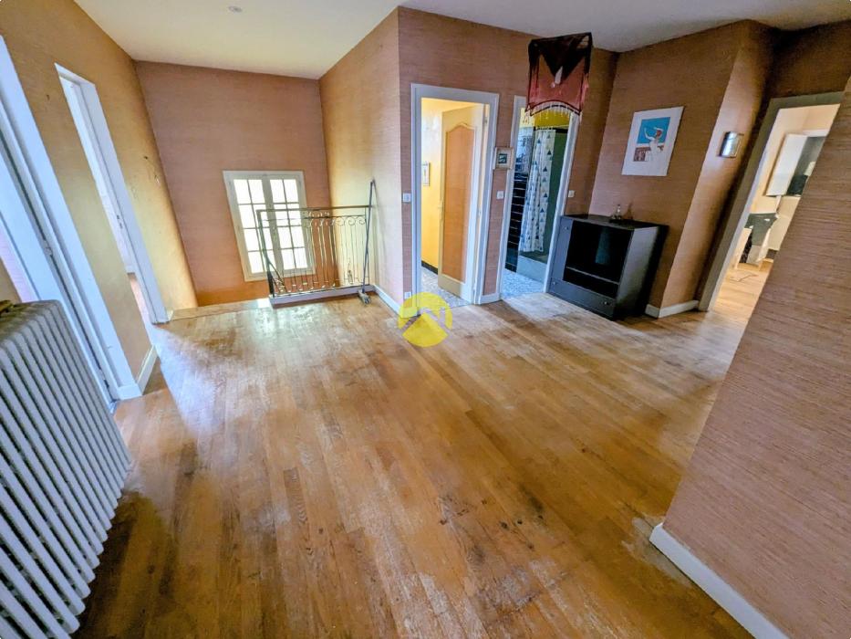 Maison 260m².7ch.Sous-sol.sur2400m²