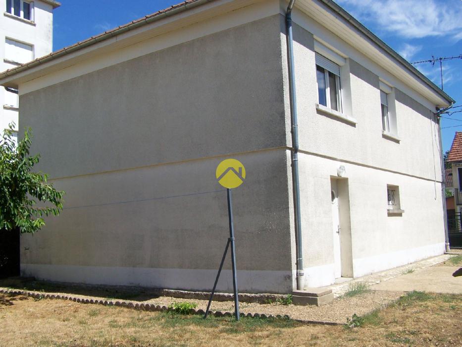 MAISON INDEPENDANTE TRES BON ETAT 