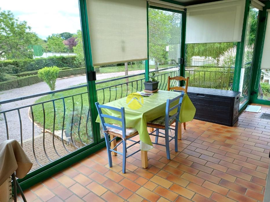 TRES JOLIE MAISON SUR SOUS SOL
