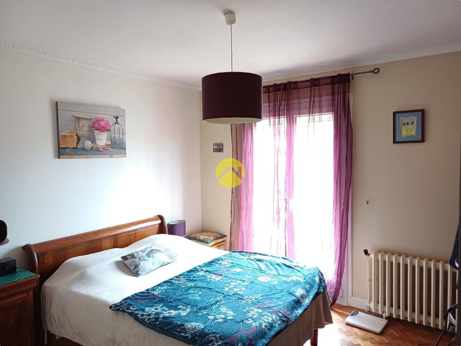 TRES JOLIE MAISON SUR SOUS SOL