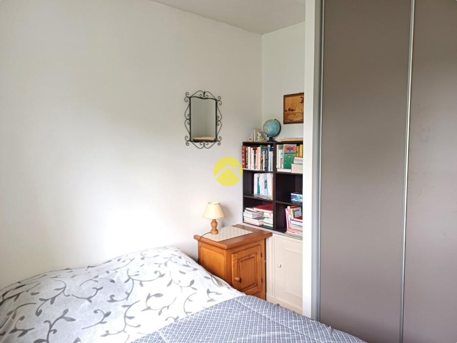 TRES JOLIE MAISON SUR SOUS SOL