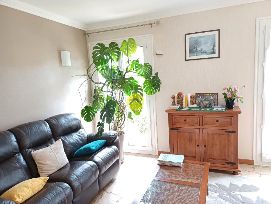 TRES JOLIE MAISON SUR SOUS SOL