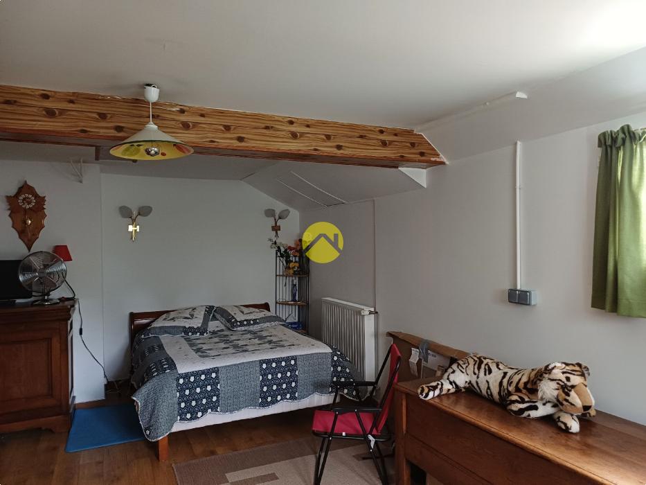 TRES JOLIE MAISON SUR SOUS SOL