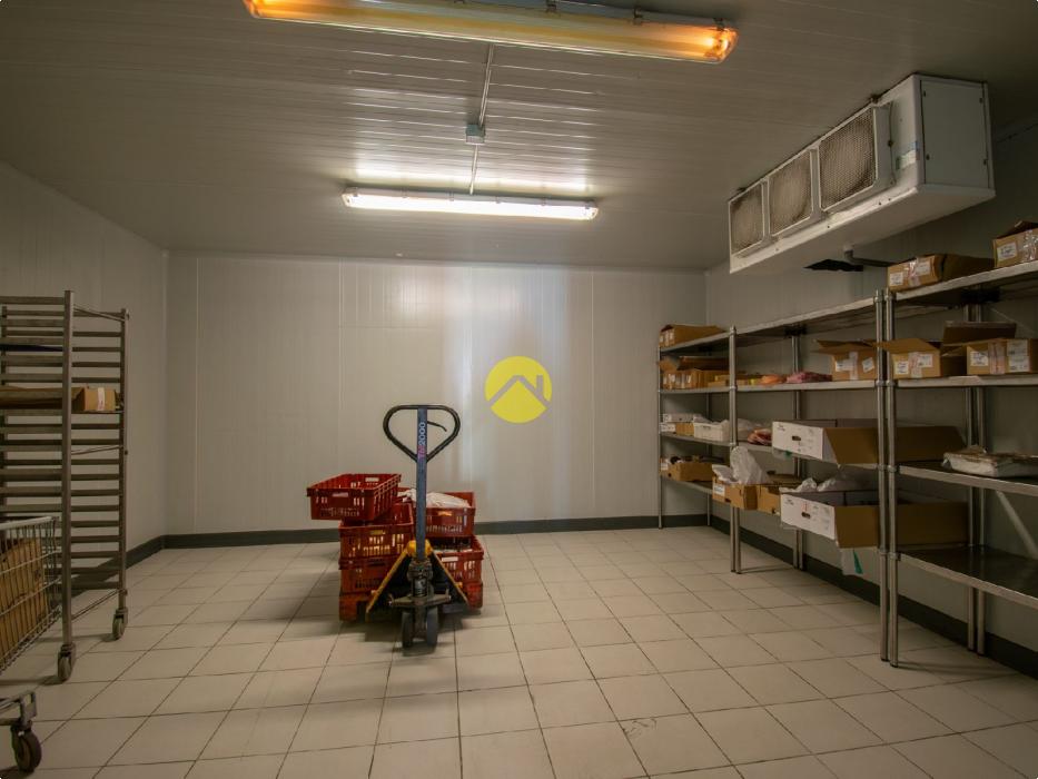 Magasin au centre de St-Cyprien