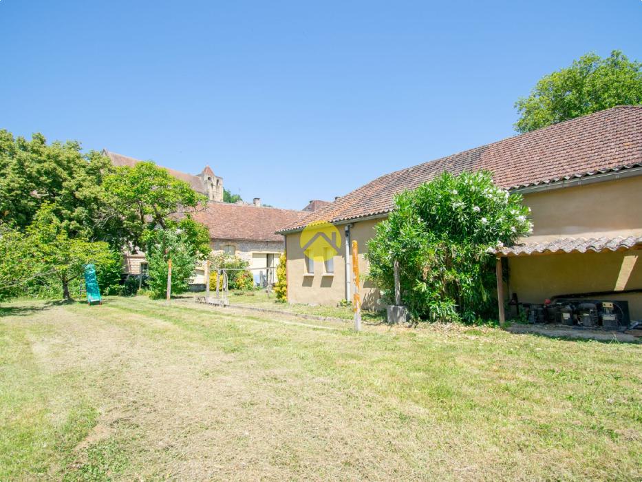 Magasin au centre de St-Cyprien
