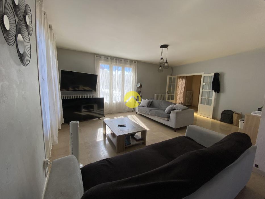 GRANDE MAISON PROCHE DE TOUT