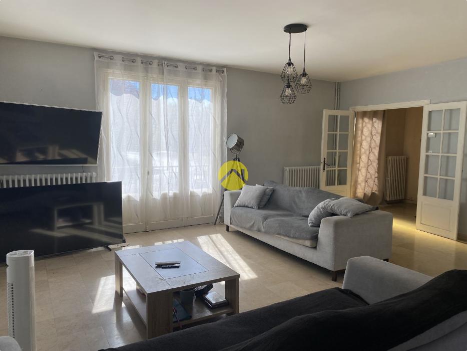GRANDE MAISON PROCHE DE TOUT