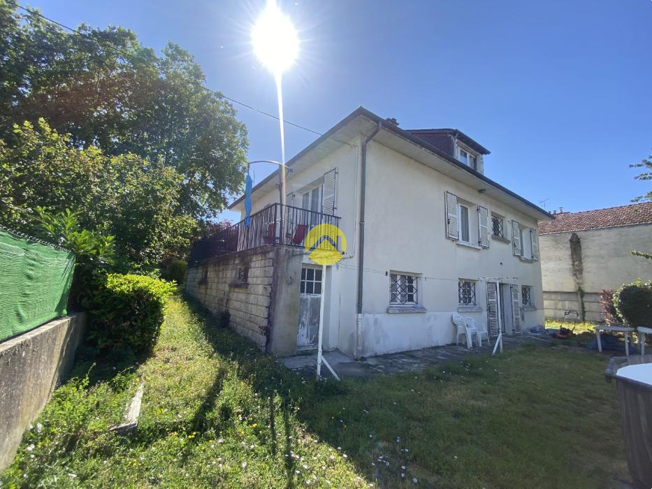 GRANDE MAISON PROCHE DE TOUT
