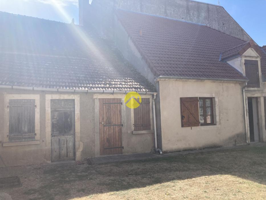 MAISON DE 3 PIECES AVEC GRANGE