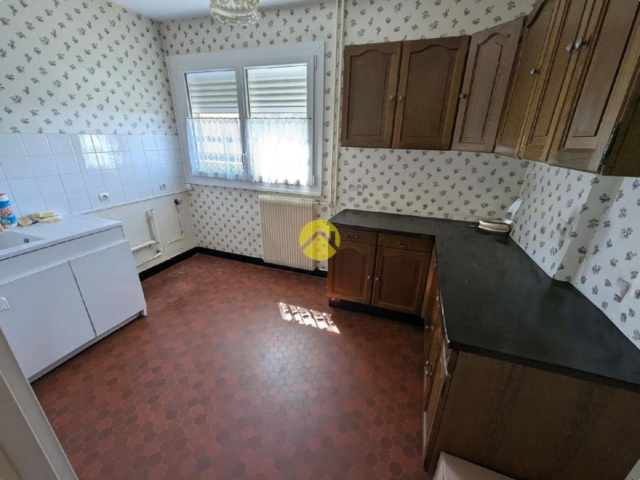 Apt T4. 87m².Garage.Parking.Cave