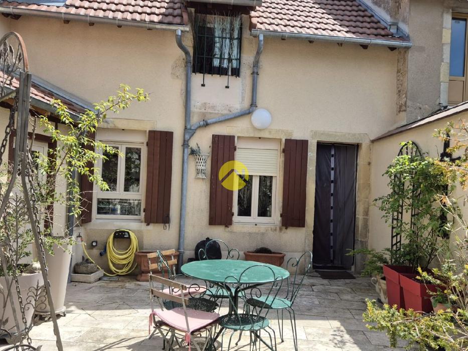 CHALEUREUSE MAISON  RENOVEE
