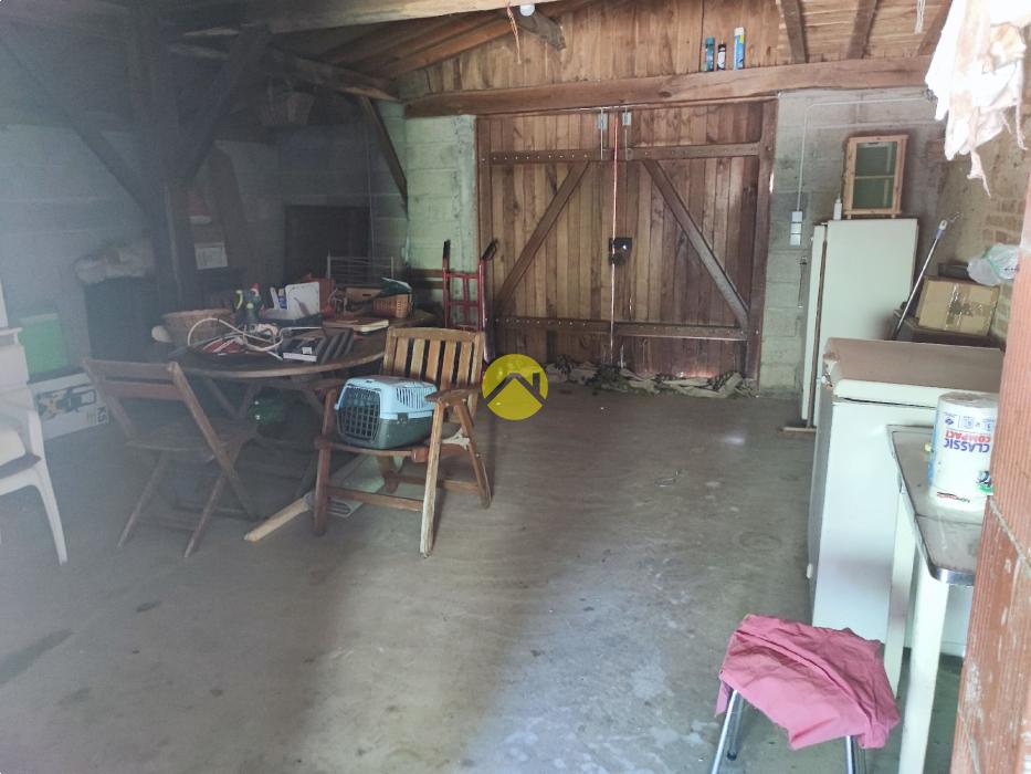 19683m² de terrain attenant...