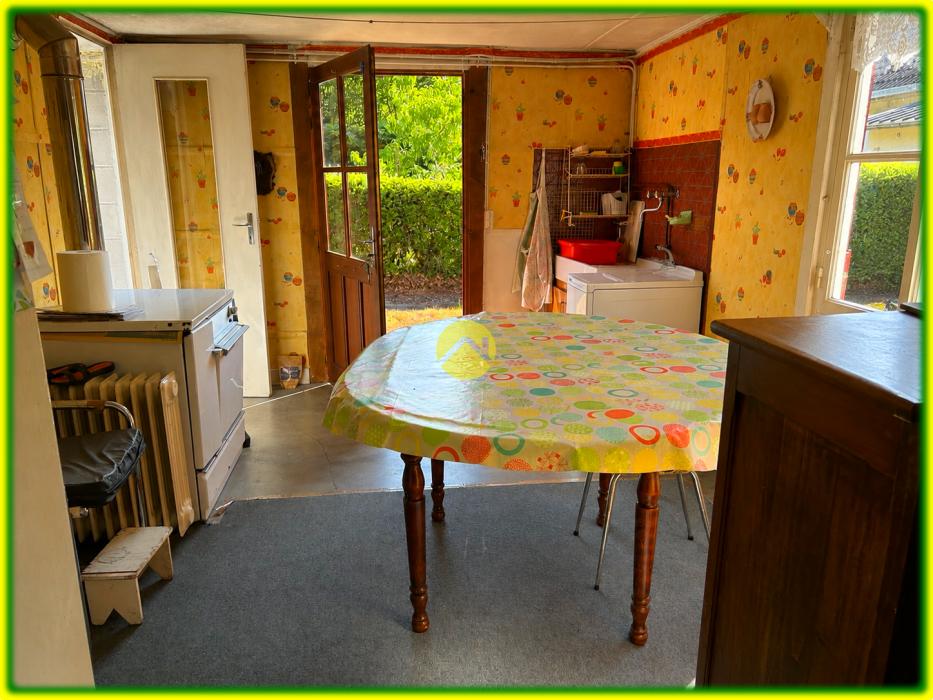 2 CHAMBRES TERRAIN 812M²