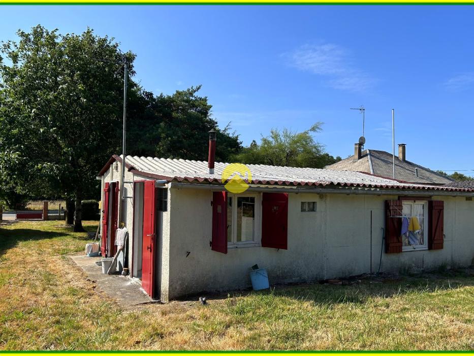 2 CHAMBRES TERRAIN 812M²