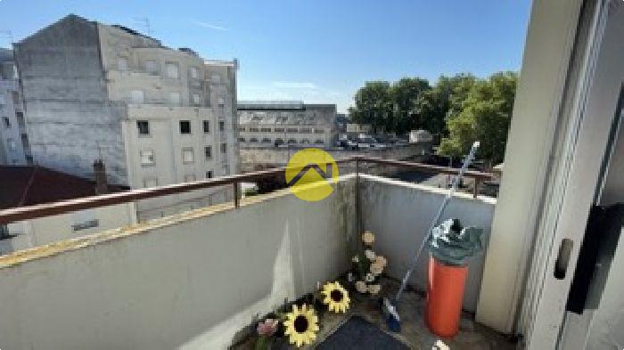 APPARTEMENT AVEC BALCON