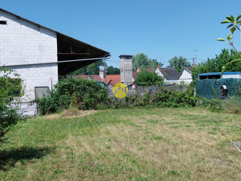 REZ DE CHAUSSEE AVEC JARDIN