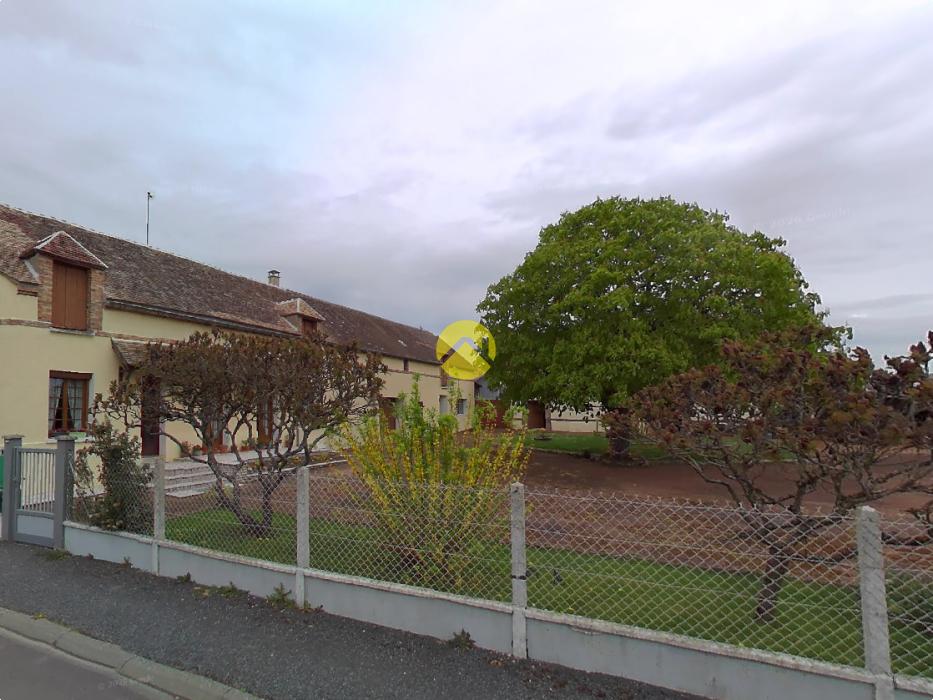 Longère avec dépendances