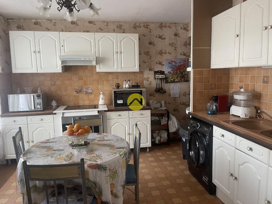 MAISON CLES EN MAIN