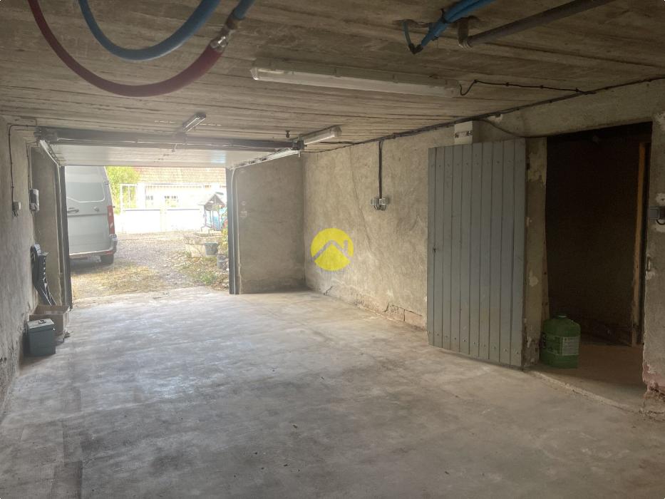 MAISON CLES EN MAIN