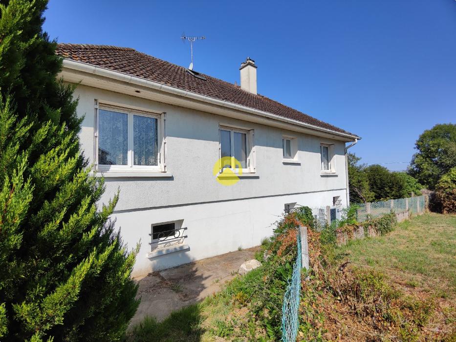 PAVILLON SUR SOUS-SOL T7 150 m² 