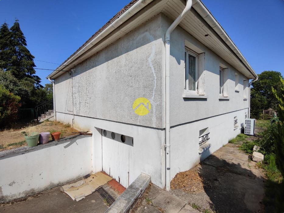 PAVILLON SUR SOUS-SOL T7 150 m² 