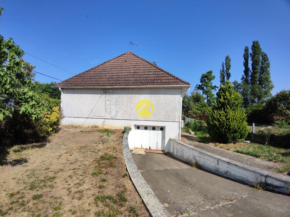 PAVILLON SUR SOUS-SOL T7 150 m² 