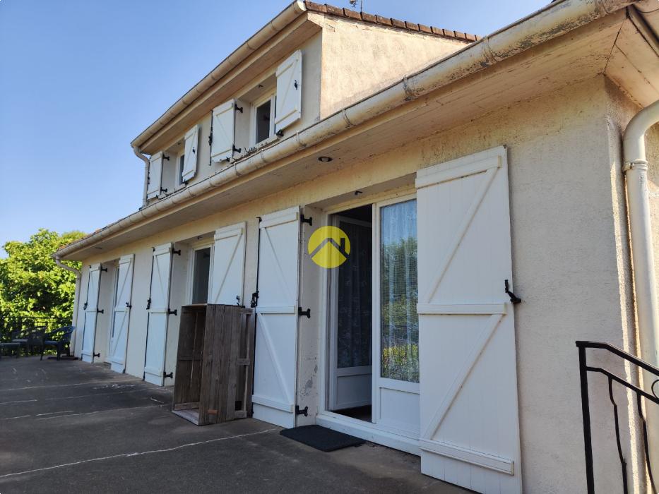PAVILLON SUR SOUS-SOL T7 150 m² 