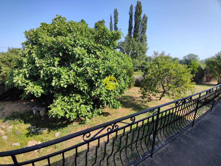PAVILLON SUR SOUS-SOL T7 150 m² 