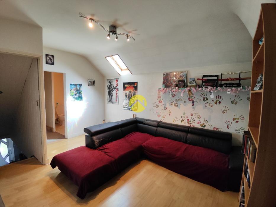 PAVILLON SUR SOUS-SOL T7 150 m² 