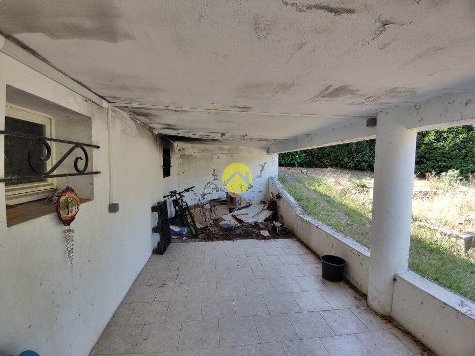 PAVILLON SUR SOUS-SOL T7 150 m² 