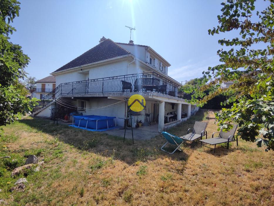 PAVILLON SUR SOUS-SOL T7 150 m² 