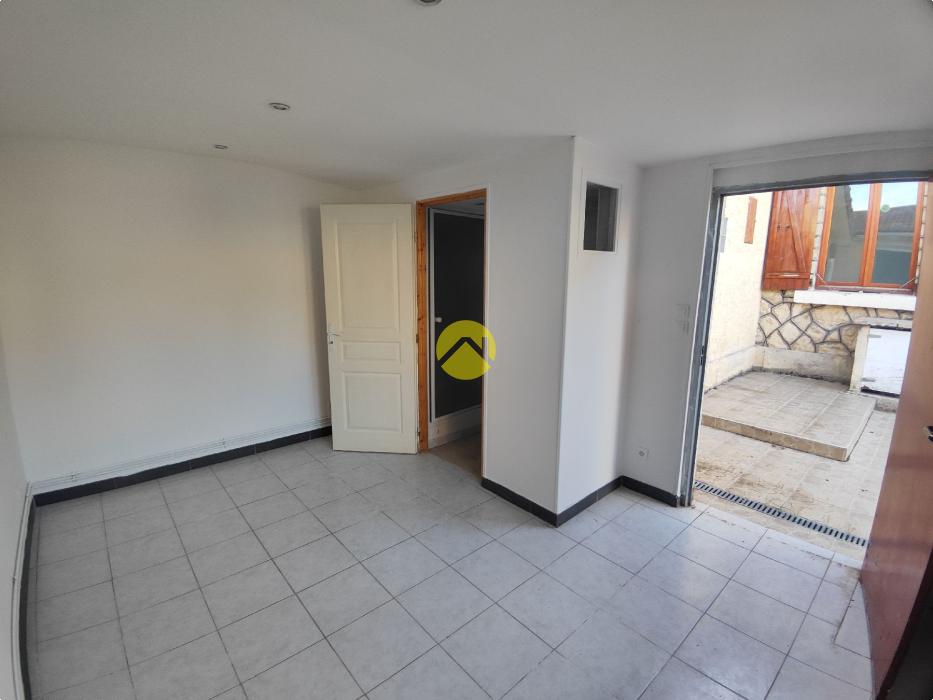 MAISON + STUDIO