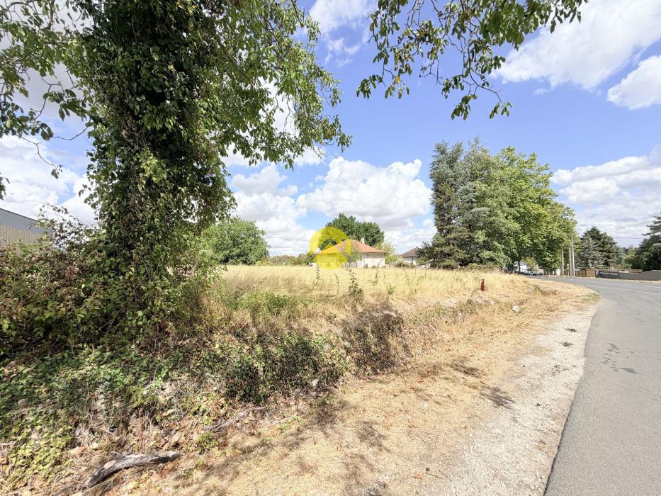 Terrain constructible 4190 m²