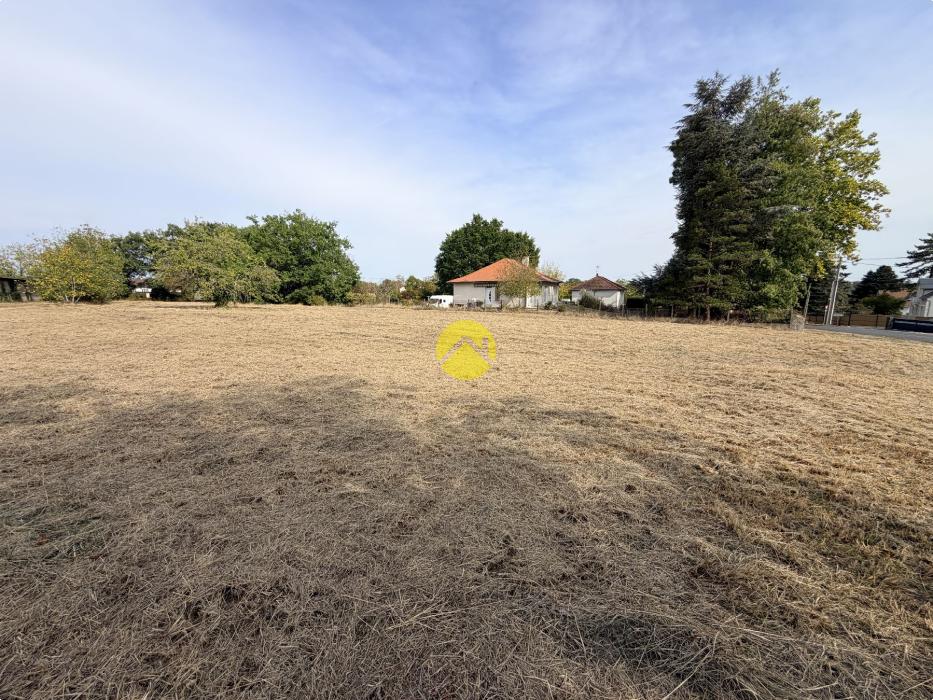 Terrain constructible 4190 m²