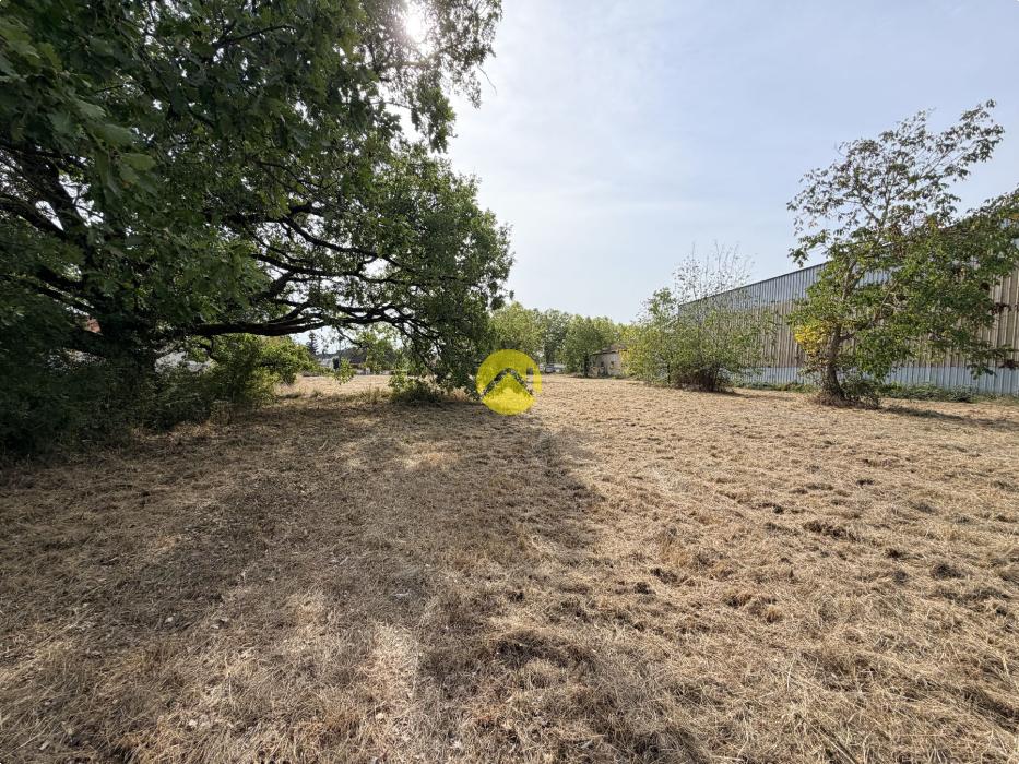 Terrain constructible 4190 m²
