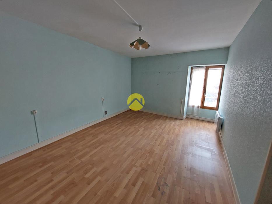 MAISON DE VILLAGE AVEC GARAGE
