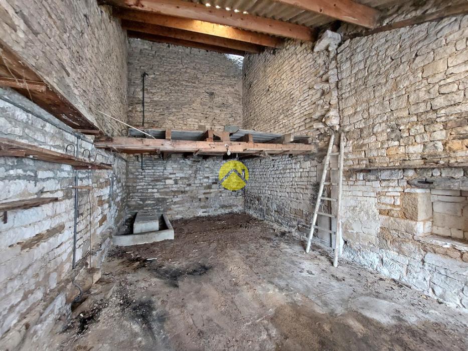 MAISON DE VILLAGE AVEC GARAGE