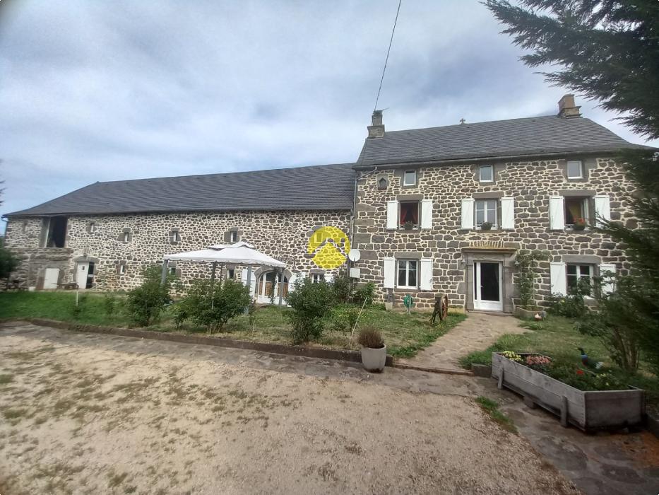 CORPS DE FERME