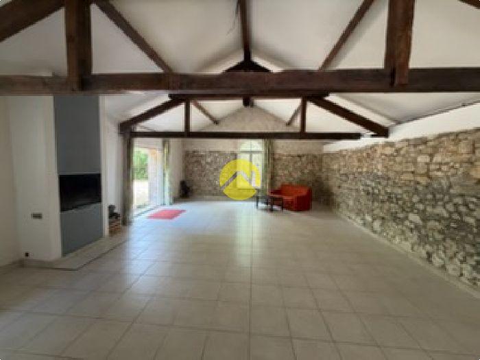 Maison en pierre rénovée 