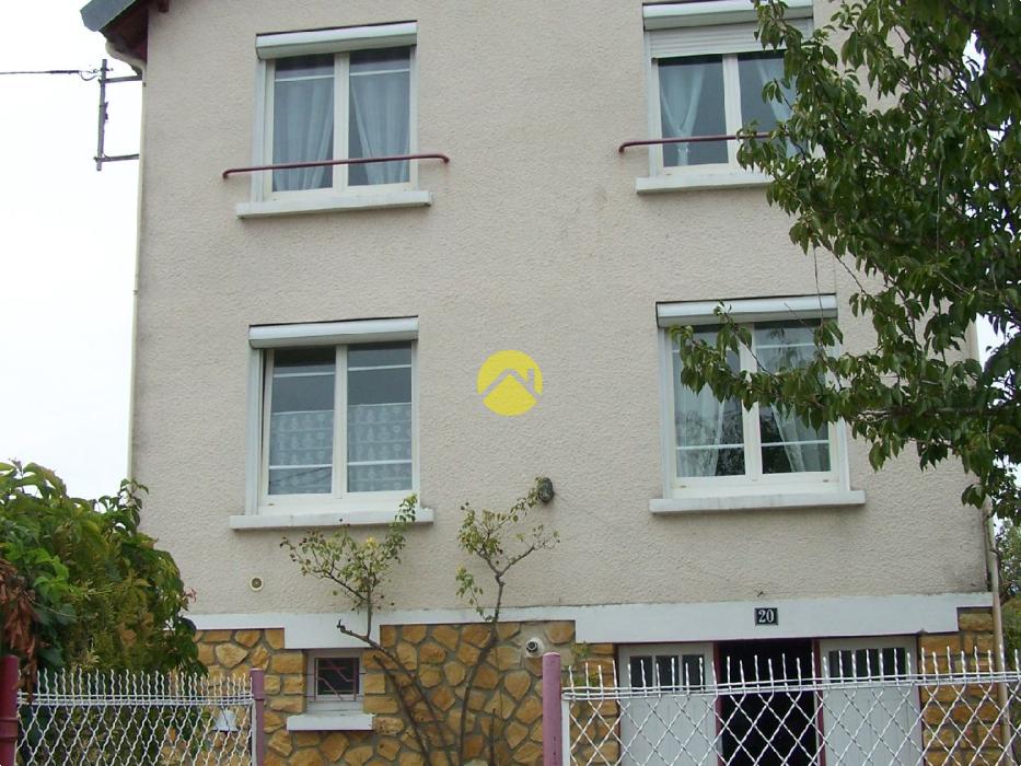 MAISON SUR SOUS SOL INDEPENDANTE
