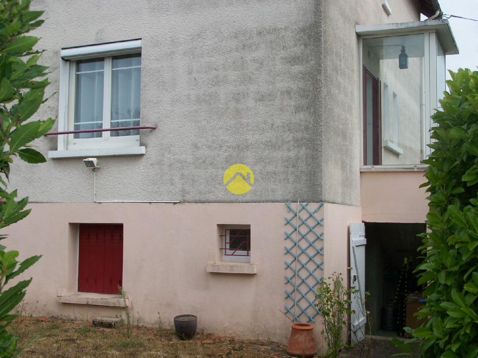MAISON SUR SOUS SOL INDEPENDANTE