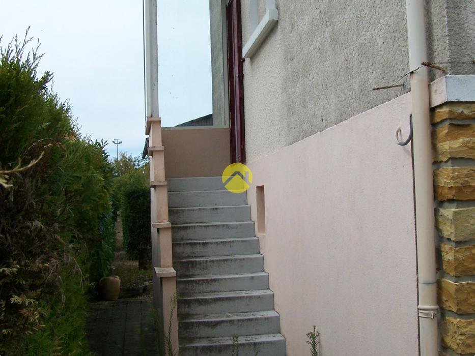 MAISON SUR SOUS SOL INDEPENDANTE