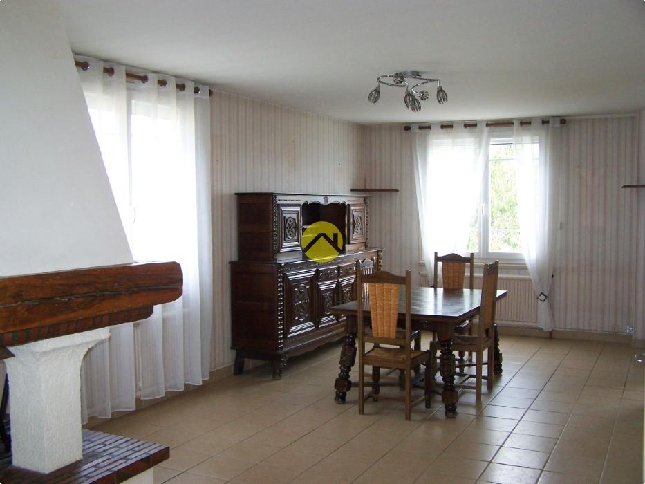 MAISON SUR SOUS SOL INDEPENDANTE