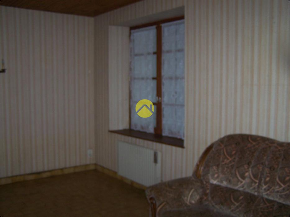 MAISON EN PIERRE sur 1400 m²