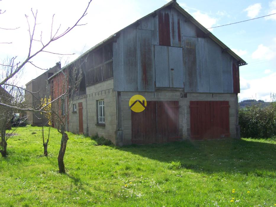 MAISON EN PIERRE sur 1400 m²