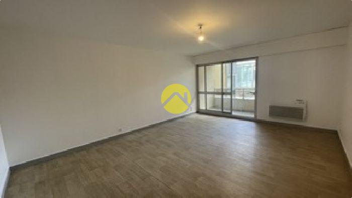 APPARTEMENT AVEC BALCON