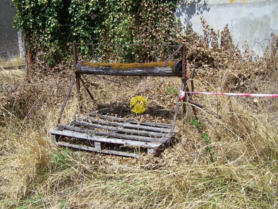  garage et 8 hectares attenant
