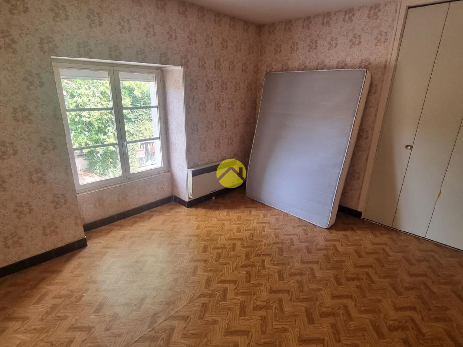 GROS POTENTIEL A RENOVER